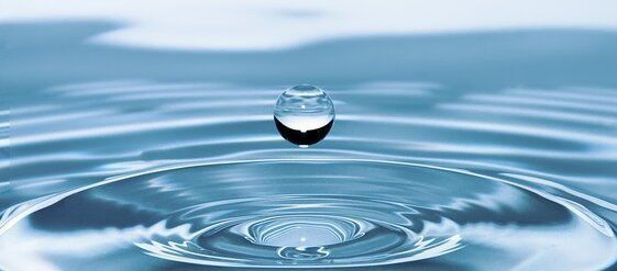 Wassertropfen_Ronymichaud_Pixabay