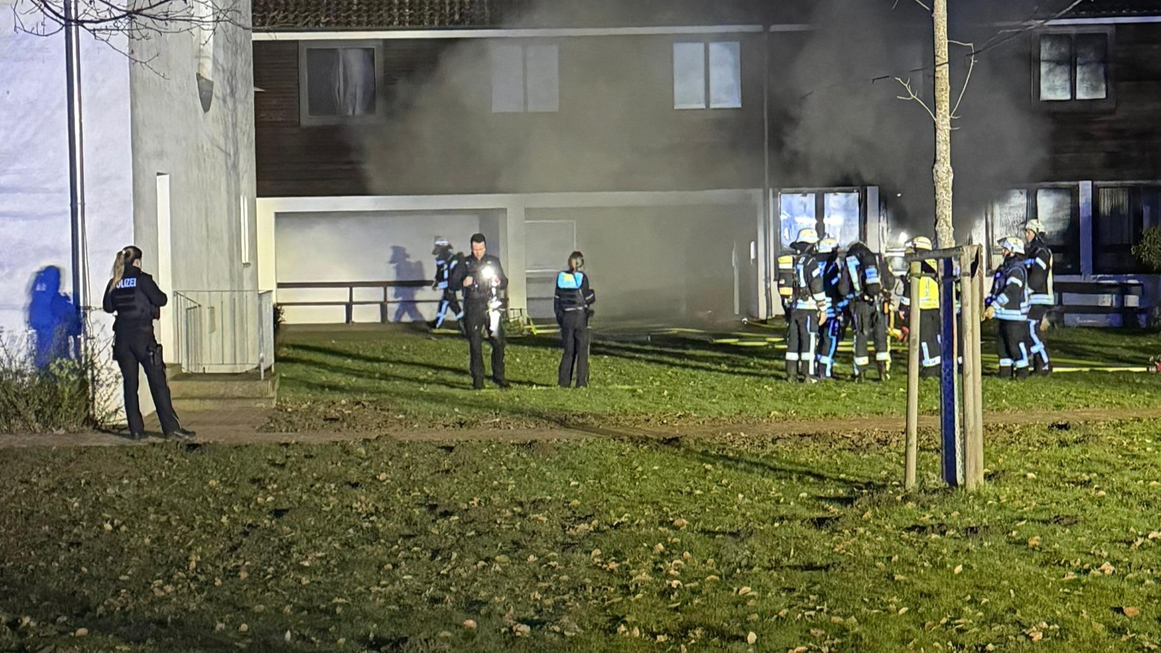 Lööscharbeiten beim Gemeindebürobrand in Theesen am 16.03.2026